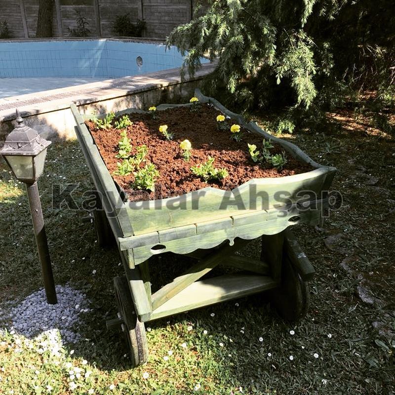 Doğal Ahşap At Arabası Tekerlekli Saksı
